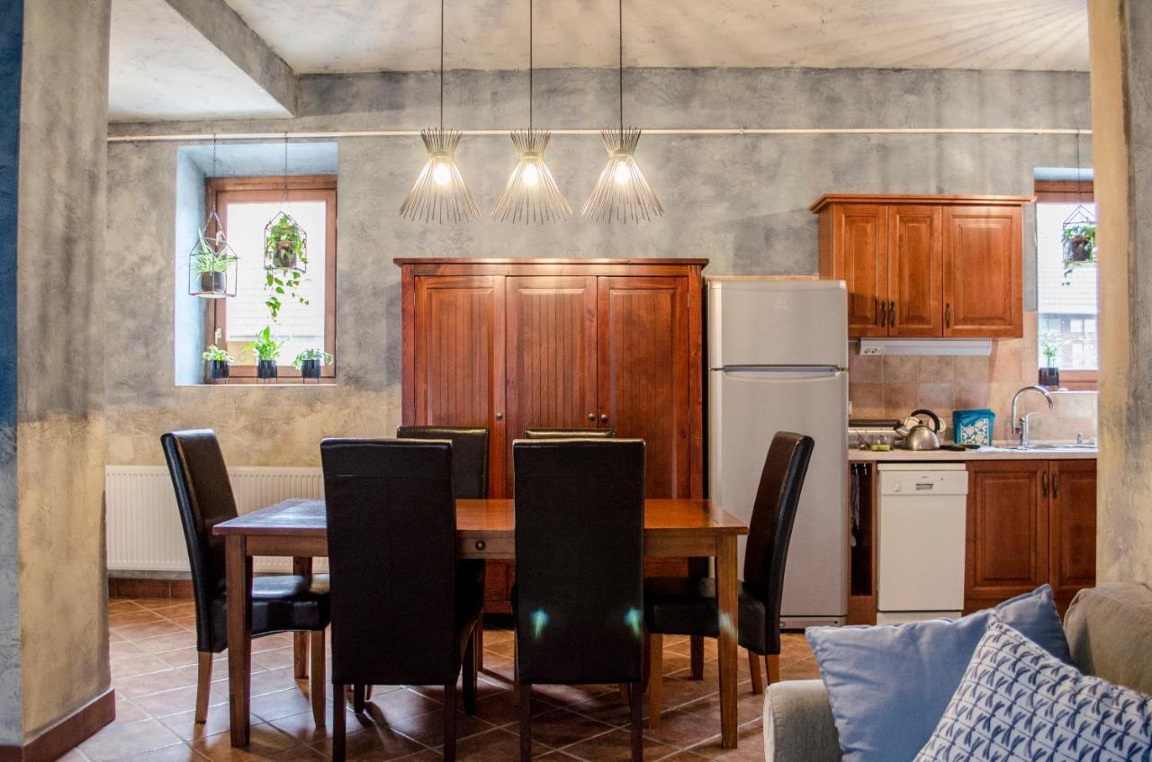 Appartement Kohaz Apartman à Veszprém Extérieur photo