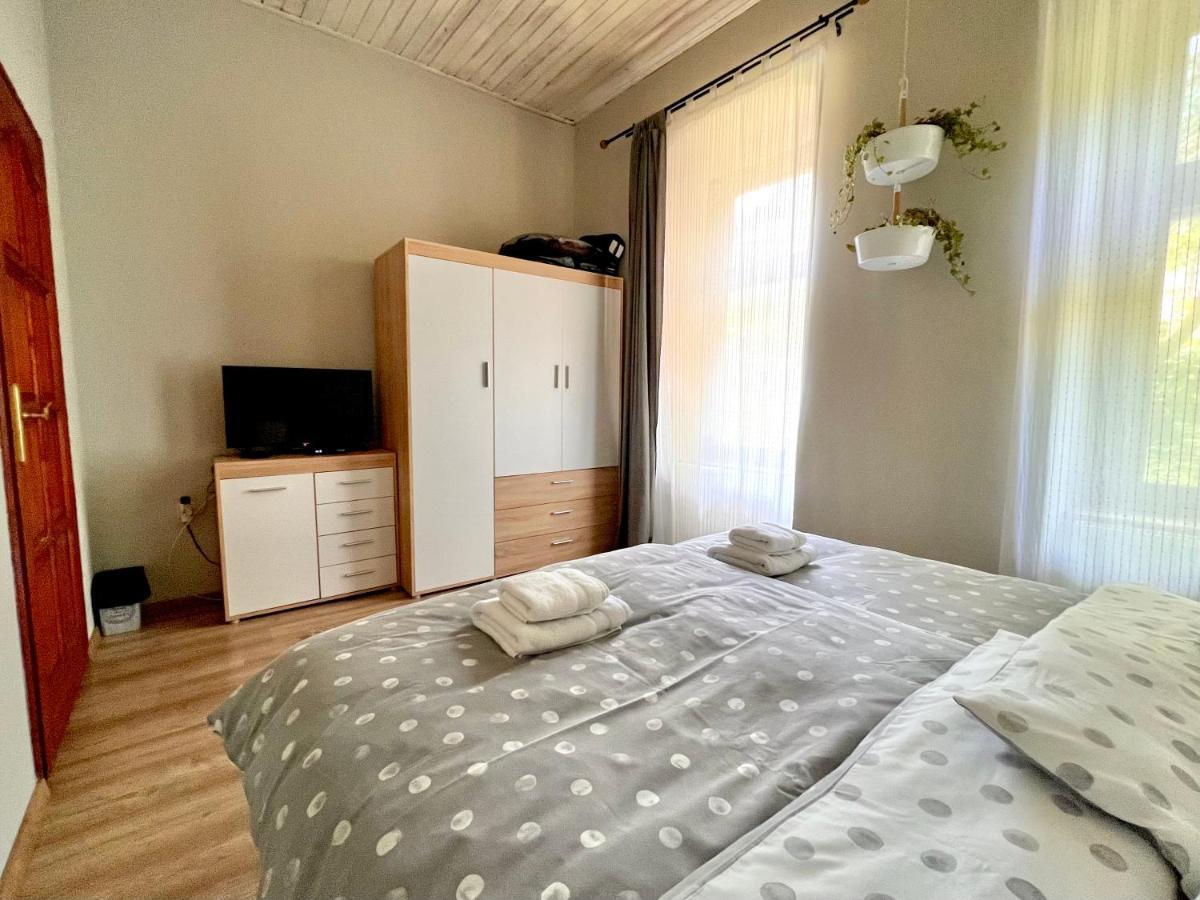 Appartement Kohaz Apartman à Veszprém Extérieur photo