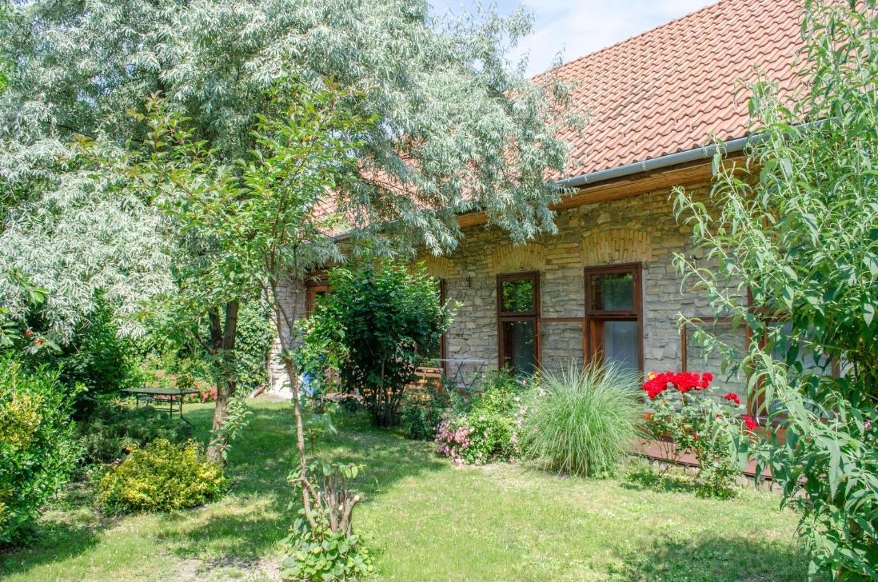 Appartement Kohaz Apartman à Veszprém Extérieur photo