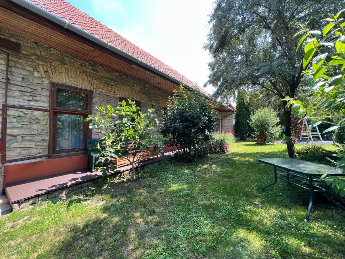 Appartement Kohaz Apartman à Veszprém Extérieur photo